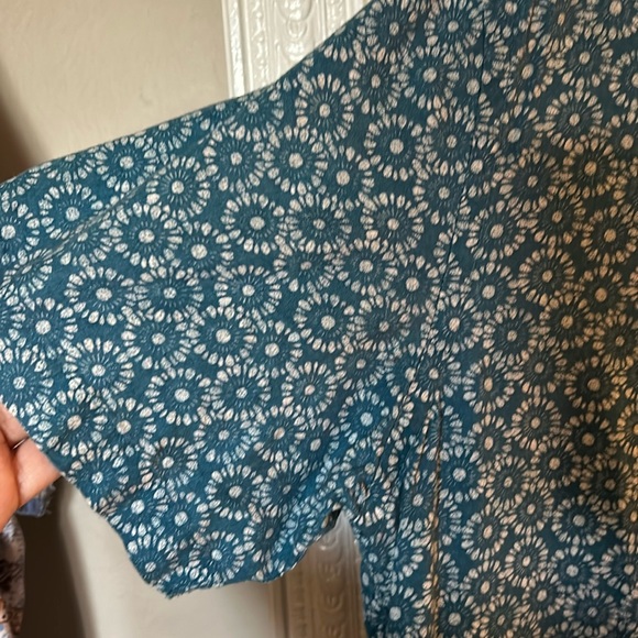 Men’s Button  down shirt - Picture 4 of 8